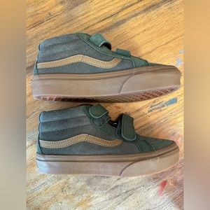 Brand new kids green low top vans size 13.5